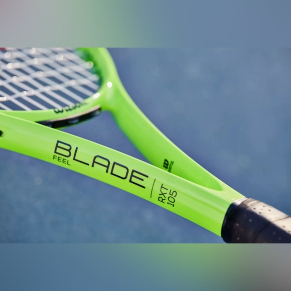 Wilson Blade Feel RXT 105 Tennis Racquet, 3 3/8, NWOT - Picture 3 of 5